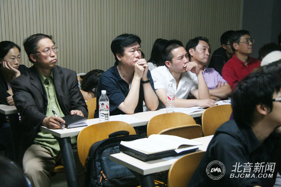 出席北京现代音乐学院附属中专推介会的院领导