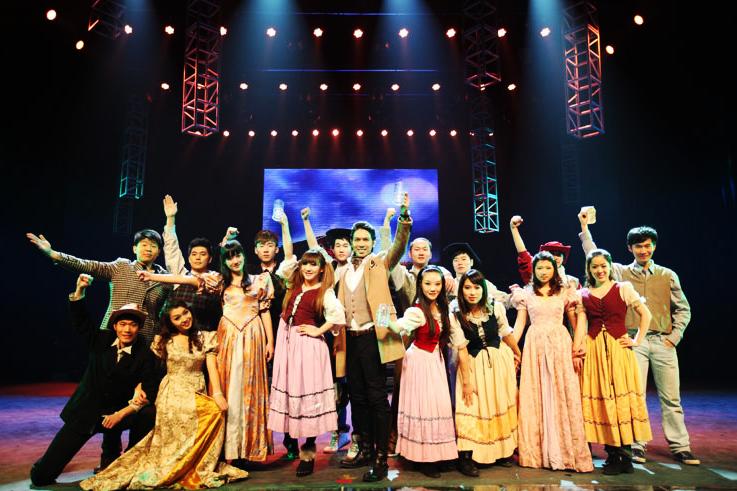 《穿越百年》校内公演